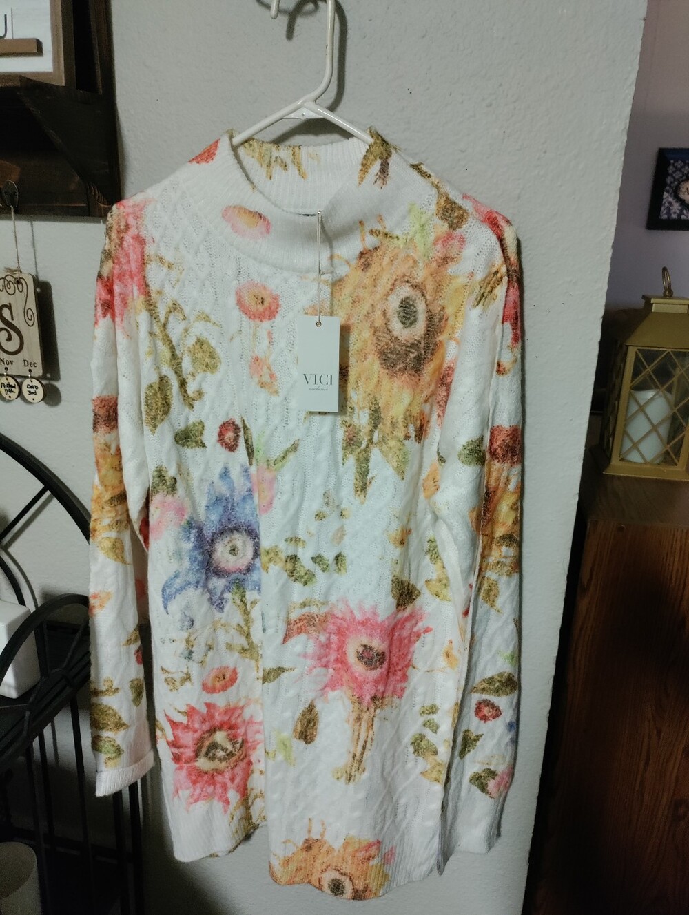 New Vici Floral Sweater Size XL